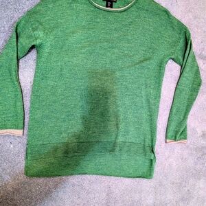 100% Merino Wool, Tahari Green Crewneck Sweater (M)